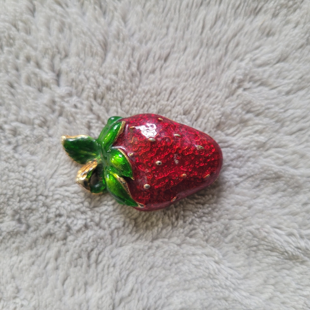 Vintage Gold Tone Enamel Strawberry Brooch